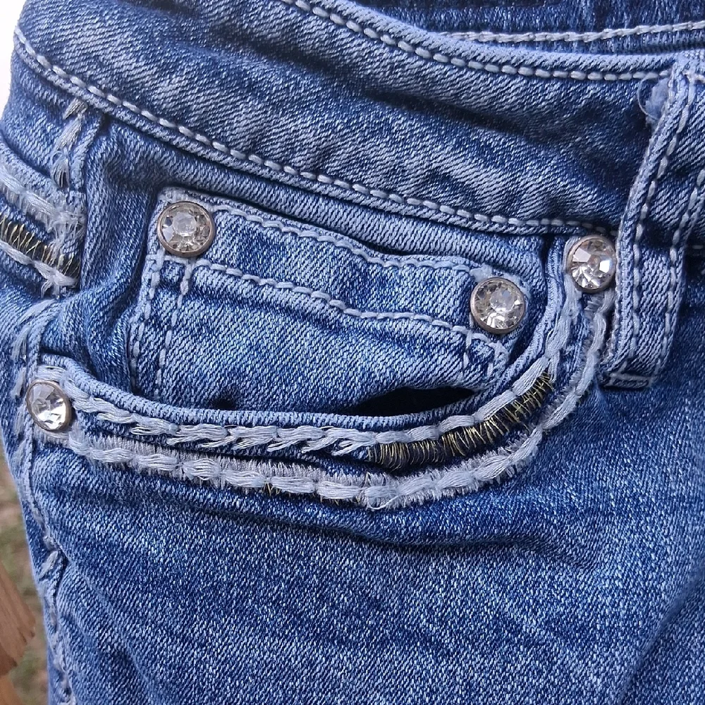 Classic Blue Women's Jeans - Picture 3 of 9